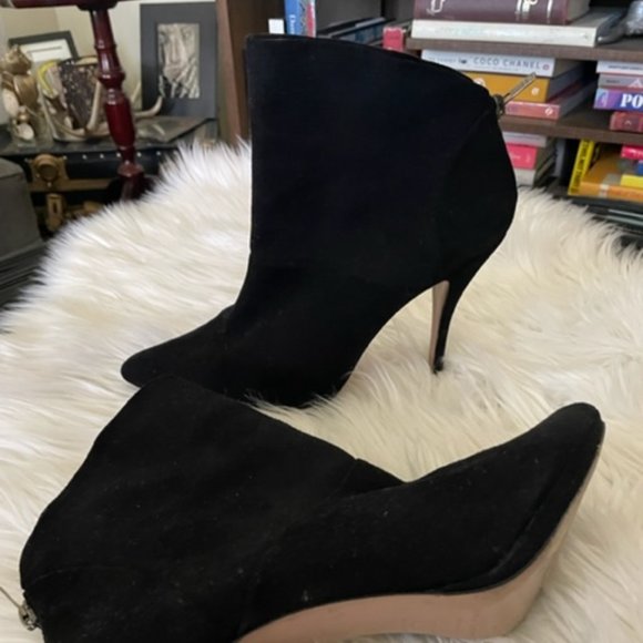 Stunning Pura Lopez Black Suede Pointed Toe Booties – Size 9 (40) - Picture 2 of 6